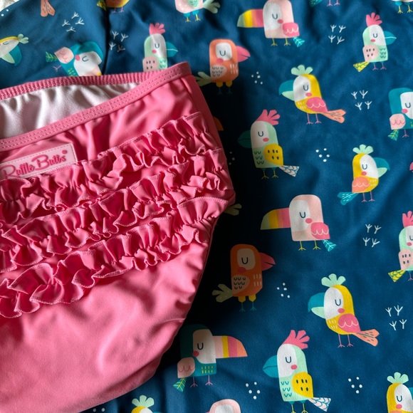 Ruffle Butts two-piece swimsuit. Size 7 children. - Picture 6 of 7